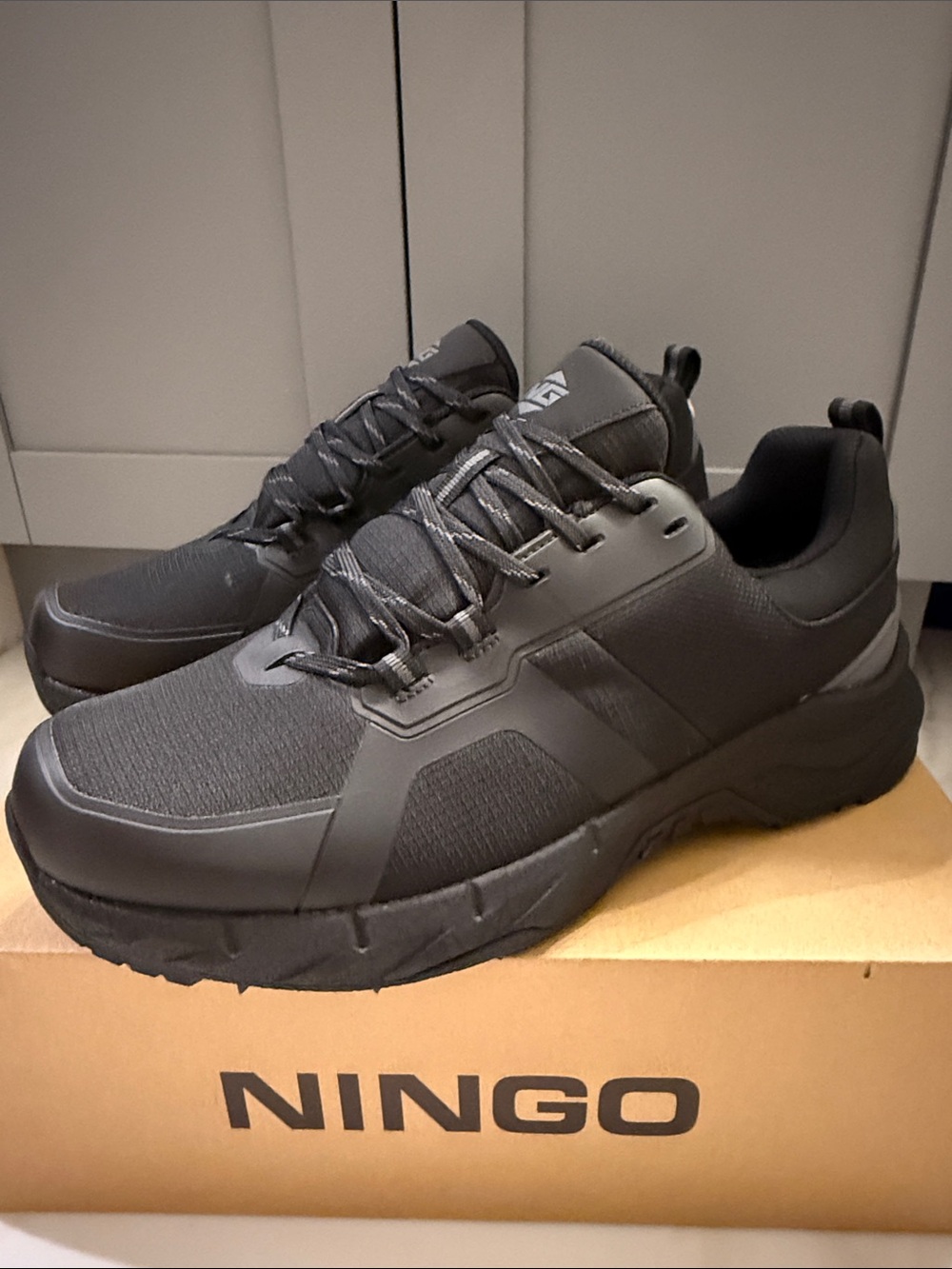 NINGO Black Waterproof Hiking Shoes Lightweight Trekking Sneakers Sz 11 NEW!